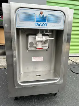 Taylor 152-12 – Compact, single-flavor soft serve machine. A powerful performer for smaller gatherings, kids’ parties, or backyard events. Requires 120V outlet on a dedicated 20 amp breaker. Customer must verify outlet before delivery.